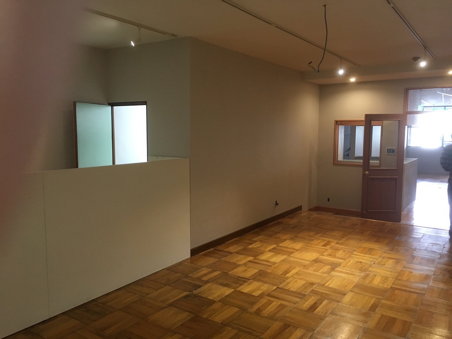 真珠店から喫茶店側を見ると。